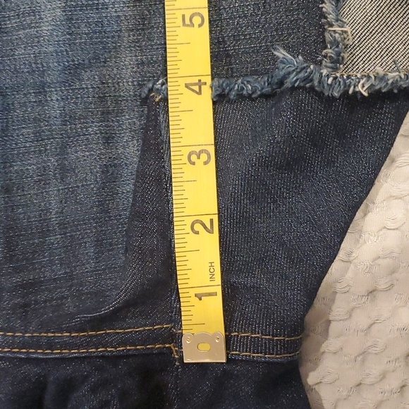 NWOT KUT from the Kloth Gidget Fray Jean Shorts Size 4 - Picture 5 of 5